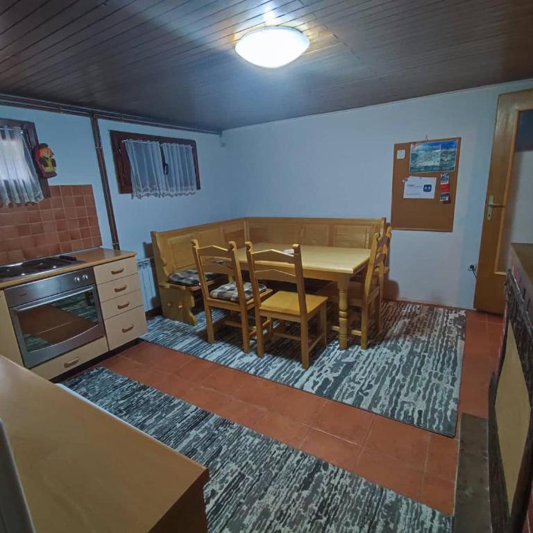 VIKEND KUCA SNJESKO - Two-Bedroom House - 10