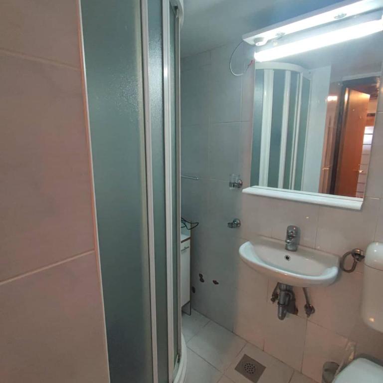 VIKEND KUCA SNJESKO - Two-Bedroom House - 11