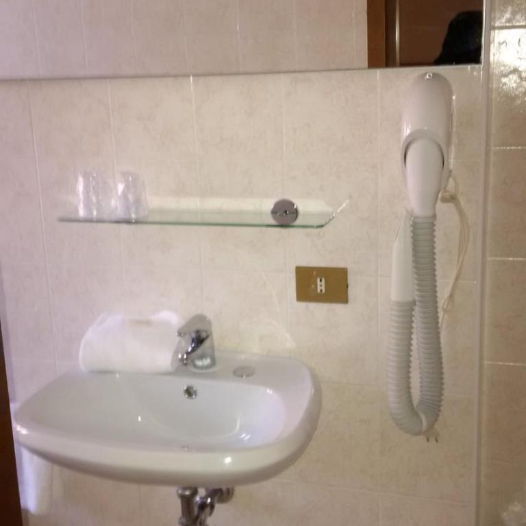 Hotel Sant'Ilario - Standard Quadruple Room - 1