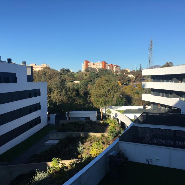 central bright apartment, community pool and own private pool on splendid terrace, garage, beach 900m, mountains 200m - Apartamento de 2 dormitorios - 11