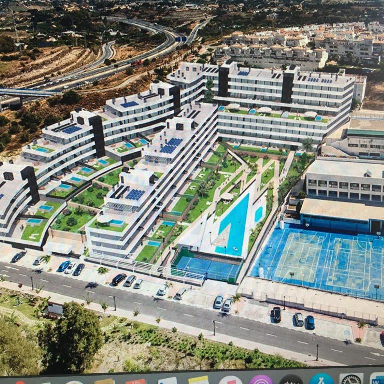 central bright apartment, community pool and own private pool on splendid terrace, garage, beach 900m, mountains 200m - Apartamento de 2 dormitorios - 19