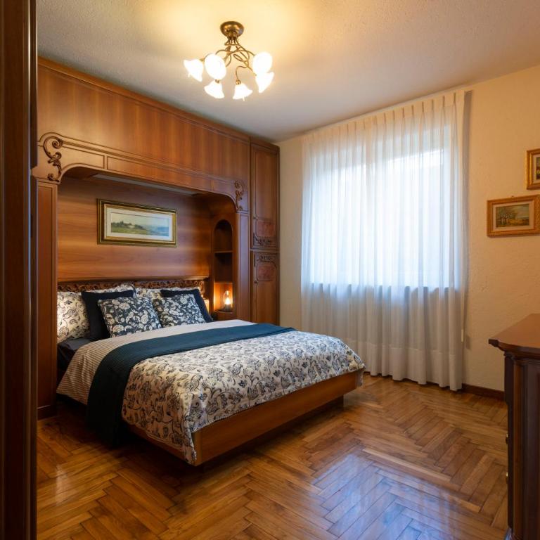 Villa Mara - Aosta - 200 mq - WiFi - Jacuzzi - Parcheggio - Giardino - Appartamento con 3 Camere da Letto - 5