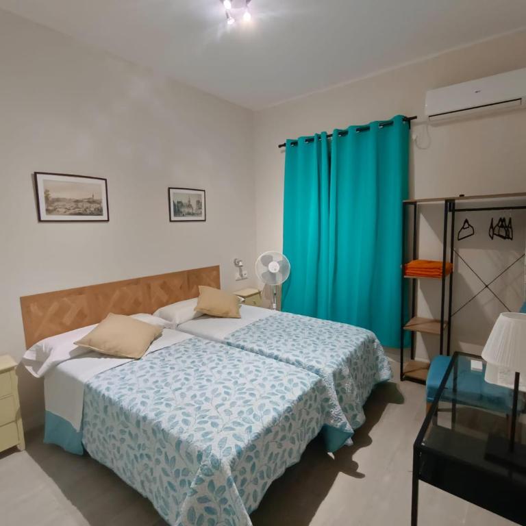 Centro de Sevilla - Two-Bedroom Apartment - 7