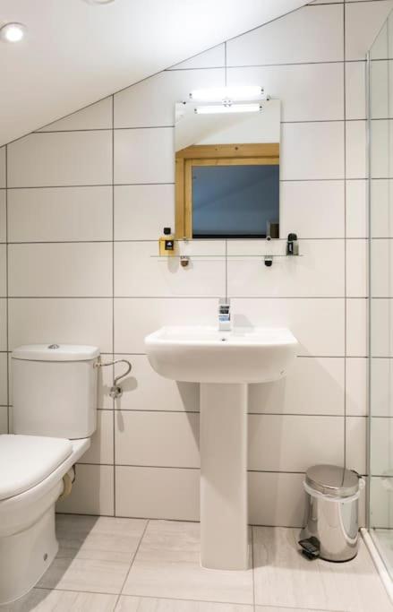 Chalet Credence Morzine Outdoor Hot Tub Sleeps 19 - Chalet - 28