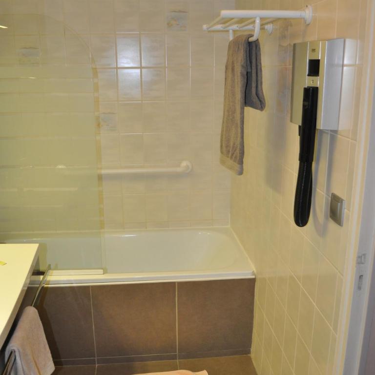 Logis Hôtel Au Tambour - Chambre Double Standard - 16