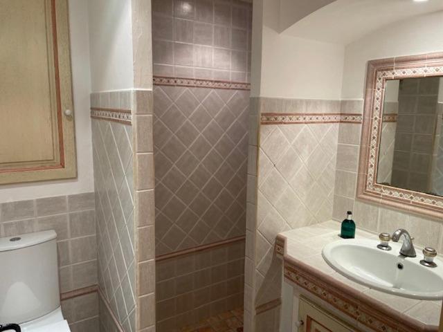 Domaine des Tuilières avec Jacuzzi - One-Bedroom Apartment - 10