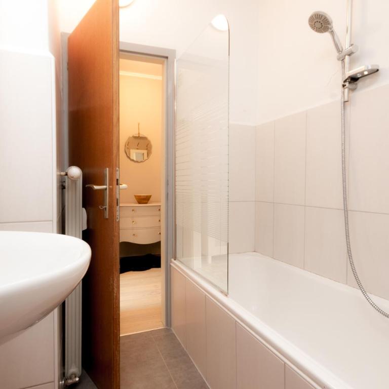 Schickes Boutique-Apartment, zentral in Messe-& Bahnhofsnähe, sehr ruhig & gratis Parkplatz - HappyStay - Apartment mit 1 Schlafzimmer - 2