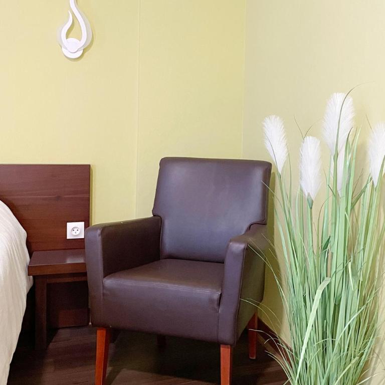 L'EMBLEME - BOUTIQUE HOTEL - Suite - Vue sur Ville - 11