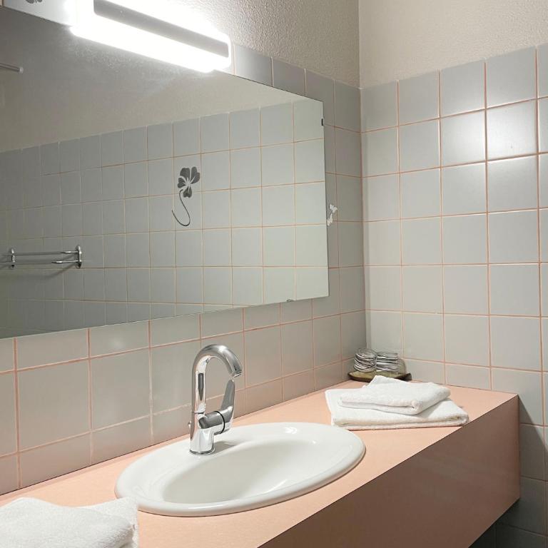 L'EMBLEME - BOUTIQUE HOTEL - Suite - Vue sur Ville - 9