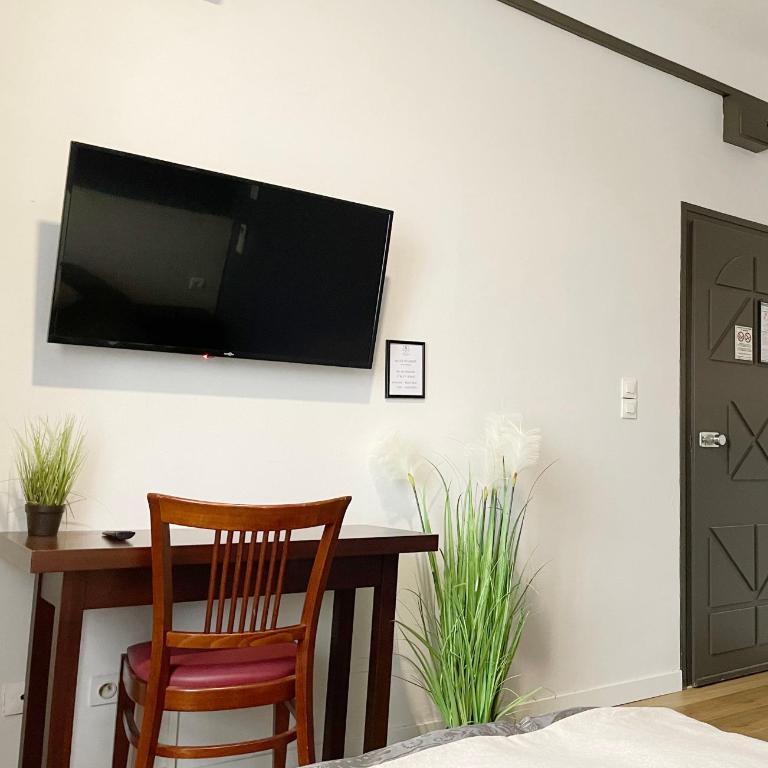 L'EMBLEME - BOUTIQUE HOTEL - Suite - Vue sur Ville - 6