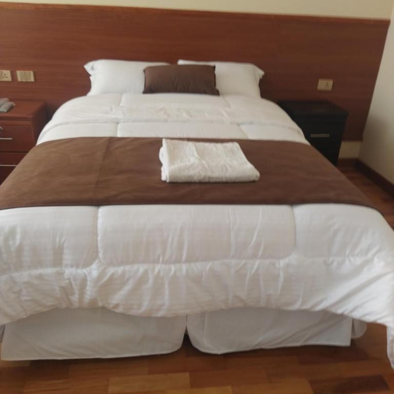 Hostal Alvasar - Habitación Doble Estándar con 2 camas dobles - 1