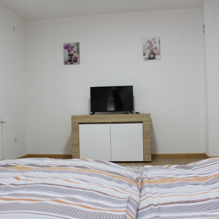 Apartman Luka - Two-Bedroom Apartment - 15