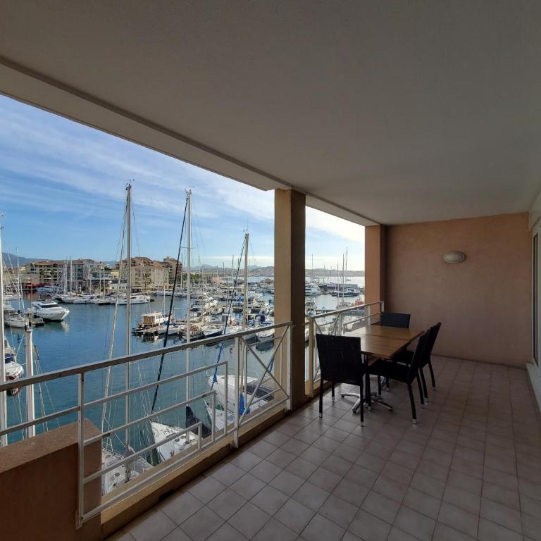 CAP HERMES Vue PORT T2 40m2 climatise 4 personnes - Appartamento con Vista Mare - 1