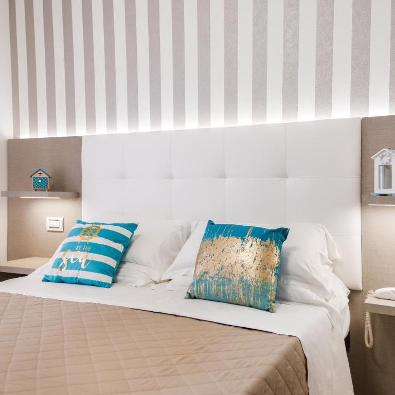 Hotel Ariane - BEACHFRONT, XXL Breakfast & Sea View - Camera Matrimoniale/Doppia con Letti Singoli con Vista Mare Laterale - 2