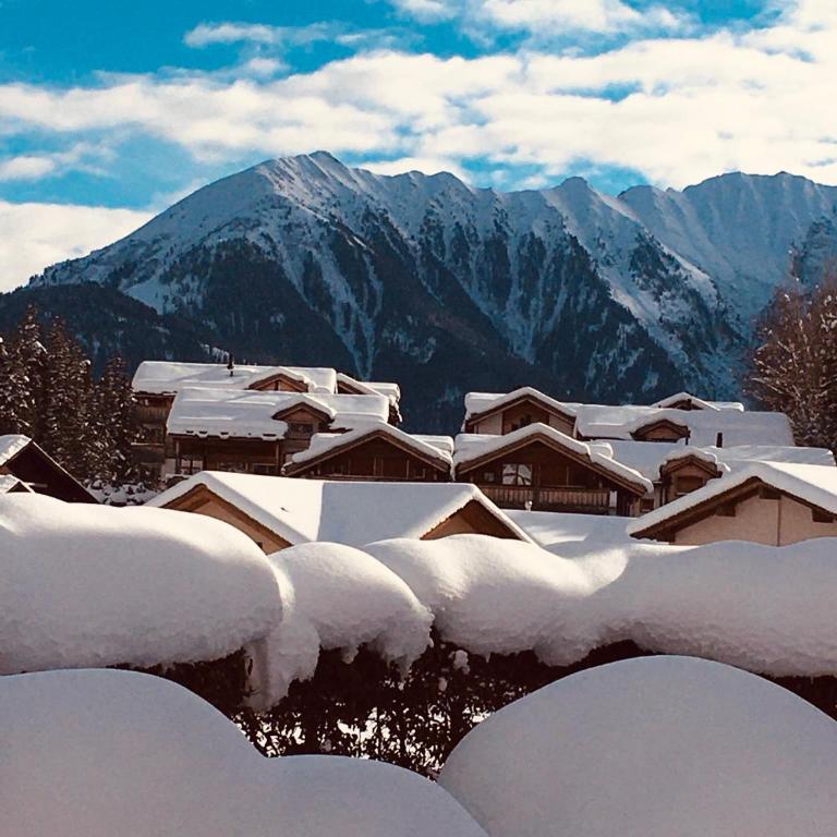 Laax Cozy Apartment - Ski Bus - Fireplace - Apartment mit Gartenblick - 4