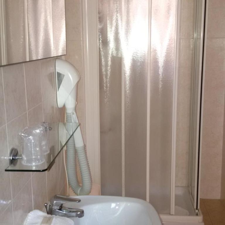 Hotel Sant'Ilario - Standard Quadruple Room - 2
