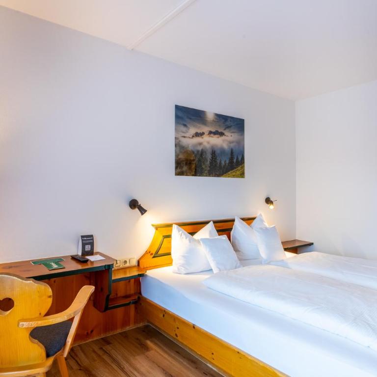 Das Bergmayr - Chiemgauer Alpenhotel - Standard Doppelzimmer - 8