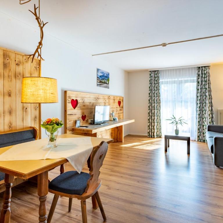 Das Bergmayr - Chiemgauer Alpenhotel - Chiemgau Suite - 3