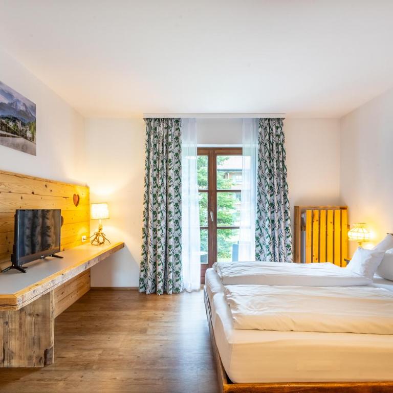 Das Bergmayr - Chiemgauer Alpenhotel - Familienzimmer mit 1 Schlafzimmer - 3