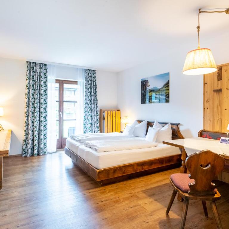 Das Bergmayr - Chiemgauer Alpenhotel - Familienzimmer mit 1 Schlafzimmer - 2