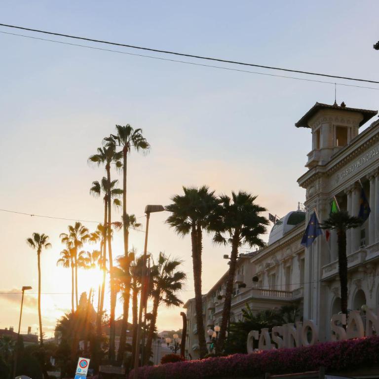 H11 [SANREMO CASINÒ] - Centro - Parcheggio - Appartamento con 2 Camere da Letto - 20