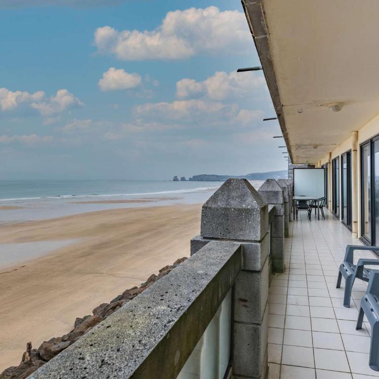 Appartement moderne en bord de mer avec balcon et parking - FR-1-2-306 - Appartement (6 Adultes) - 1