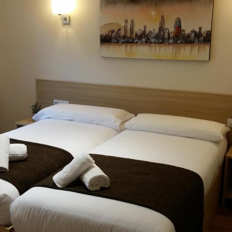 Hostal Barcelona Travel - Superior Double Room with Balcony - 12