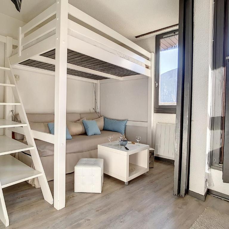 Appartement rénové 2 pièces, balcon, proche pistes - FR-1-344-927 - Appartement - 2