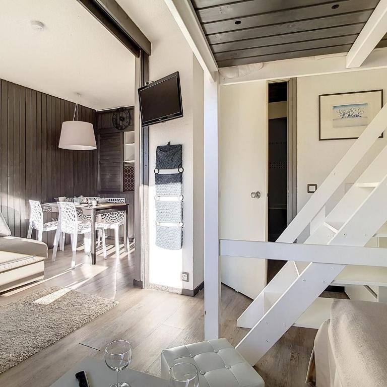 Appartement rénové 2 pièces, balcon, proche pistes - FR-1-344-927 - Appartement - 11