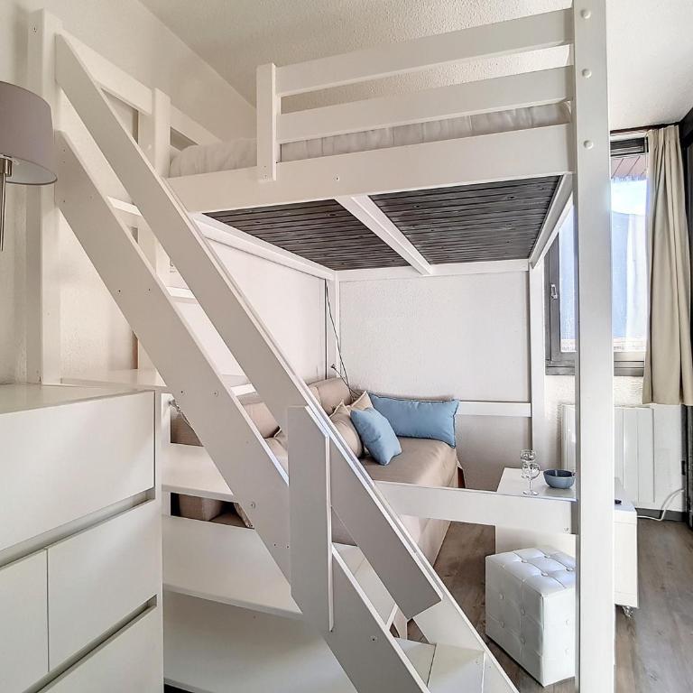 Appartement rénové 2 pièces, balcon, proche pistes - FR-1-344-927 - Appartement - 12