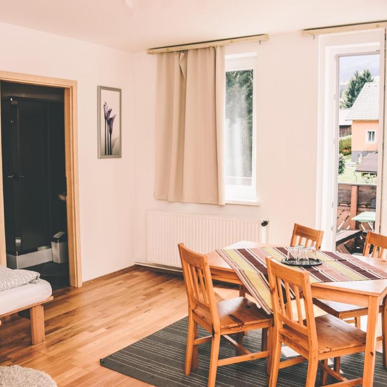 Pension s'Platzl Stuhleck - Familienzimmer mit Balkon - 7