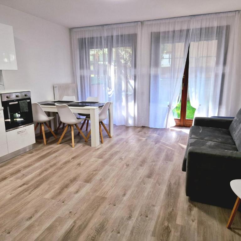 Holiday Residence with Private Garden - Appartamento con 2 Camere da Letto - 3
