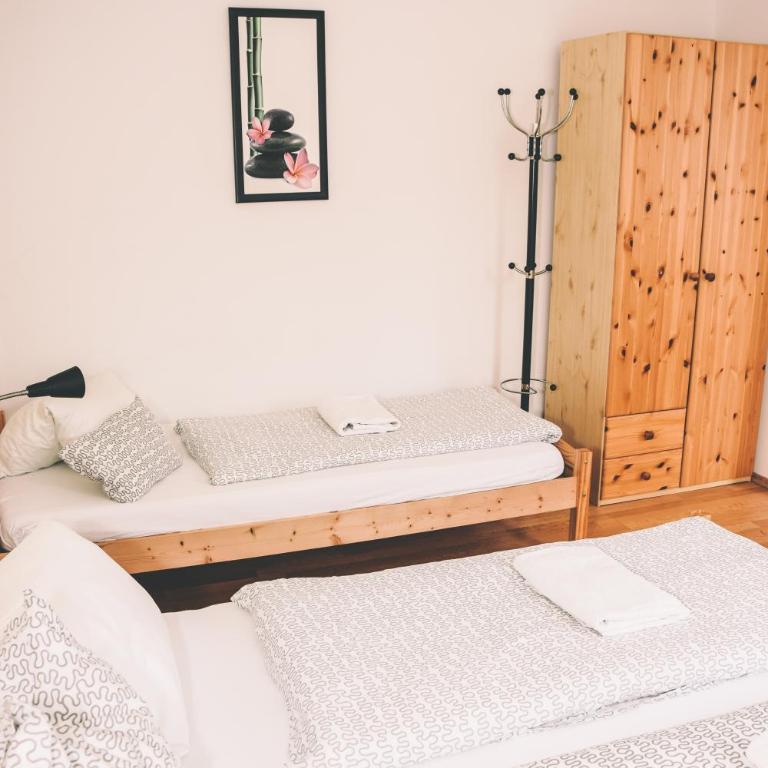Pension s'Platzl Stuhleck - Familienzimmer mit Balkon - 1