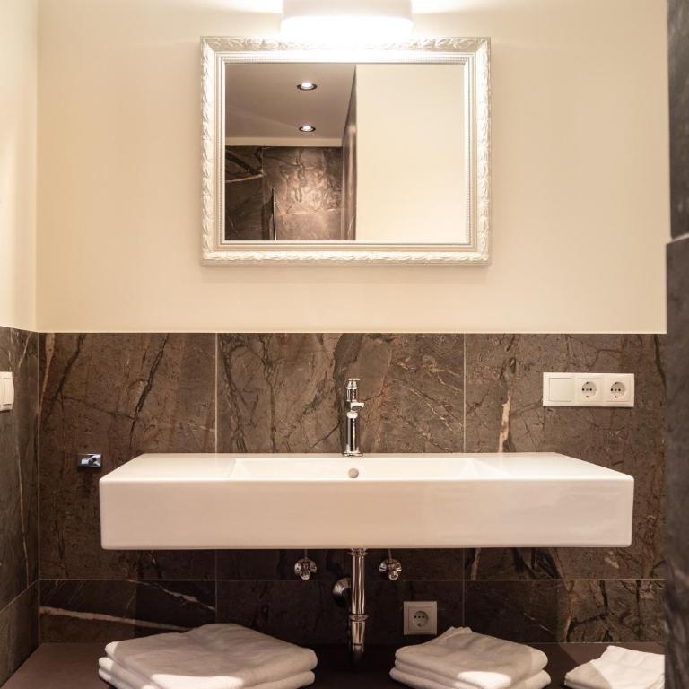 Tyrol Living & Cafe - Apartamento con terraza - 4