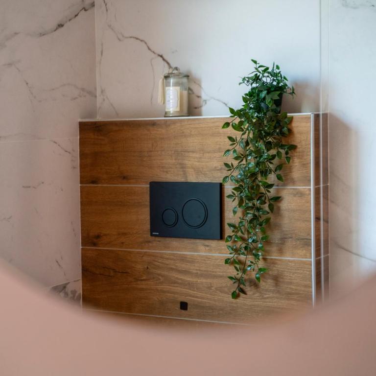 Shiny Home Verona - Two-Bedroom Apartment - 24
