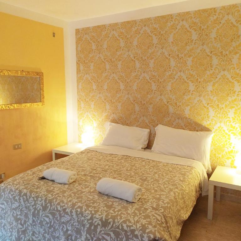 Zen Accommodations Rialto - Camera Matrimoniale con Bagno in Comune - 2
