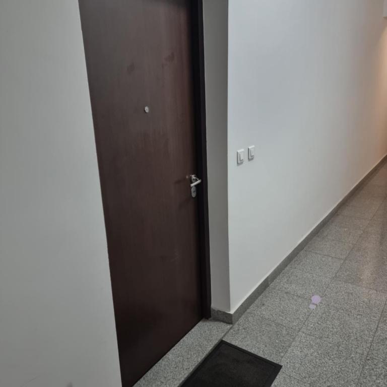 Big apartment - Three-Bedroom Apartment - 35