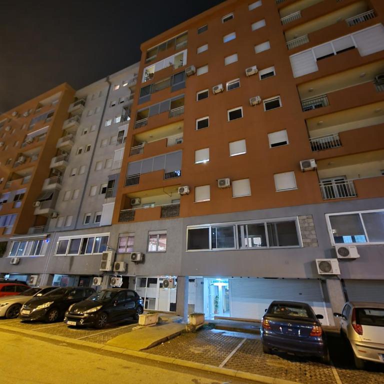 Big apartment - Three-Bedroom Apartment - 28