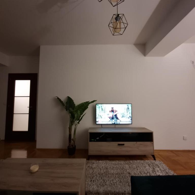 Big apartment - Three-Bedroom Apartment - 26