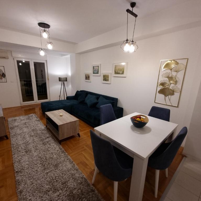 Big apartment - Three-Bedroom Apartment - 25
