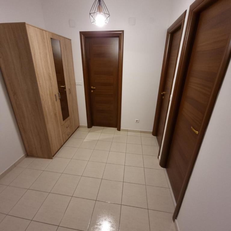 Big apartment - Three-Bedroom Apartment - 19