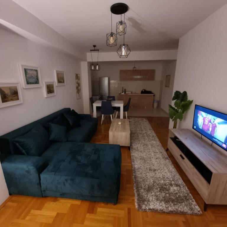 Big apartment - Three-Bedroom Apartment - 9