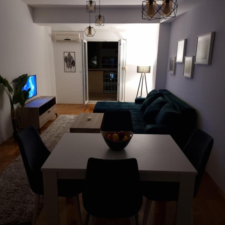 Big apartment - Three-Bedroom Apartment - 5