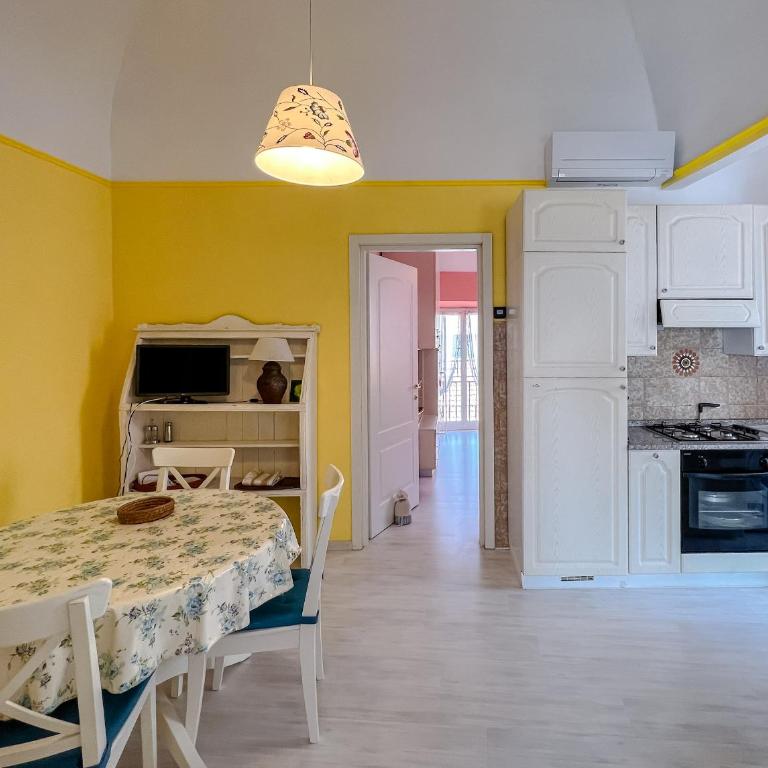 Splendido appartamento con vista mare su piazza Dante - Apartamento de 2 dormitorios - 13