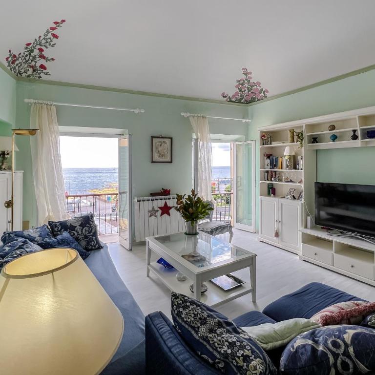 Splendido appartamento con vista mare su piazza Dante - Apartamento de 2 dormitorios - 2