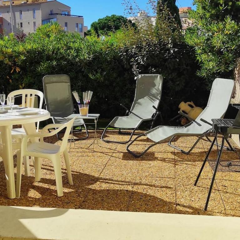 CONFORTABLE APPARTEMENT GRANDE TERRASSE PISCINE PARKING CLIM - Two-Bedroom Apartment - 4