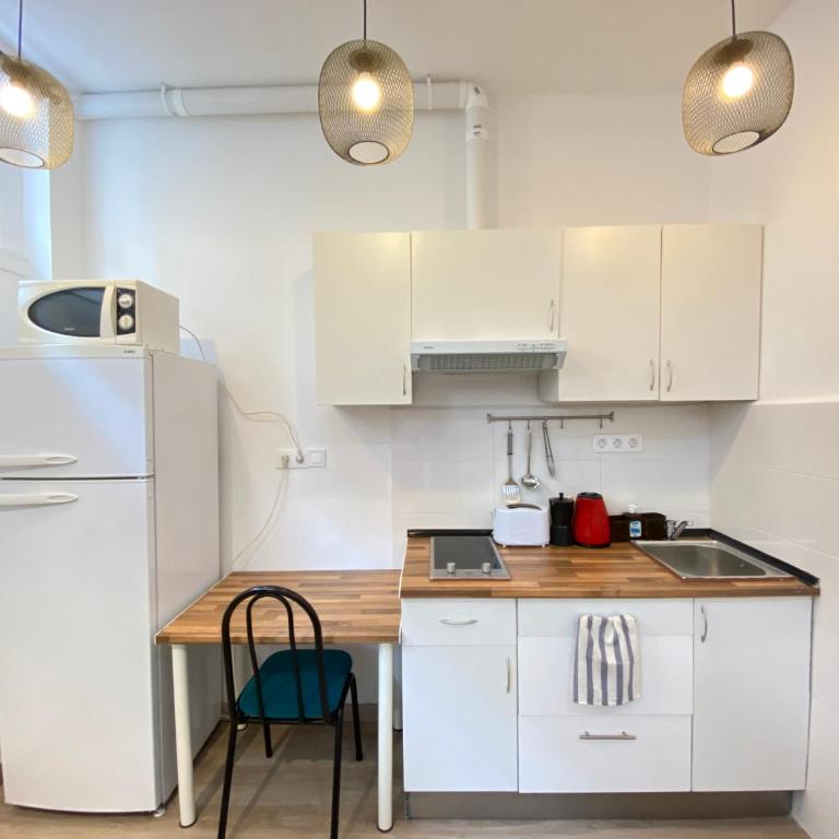 HomeStay HerminioPuertas - Studio Lit Queen-Size - 9