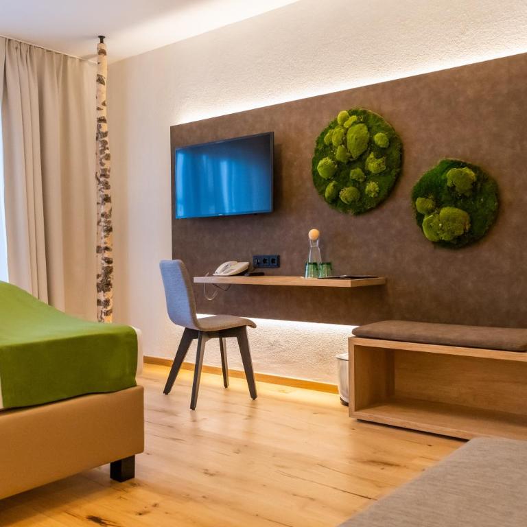 Hotel Lärchenhof - Doppelzimmer mit Bergblick - 4