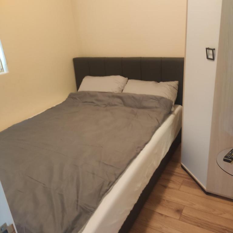 Zone Knezevac - Apartman sa 1 Spavaćom Sobom - 3