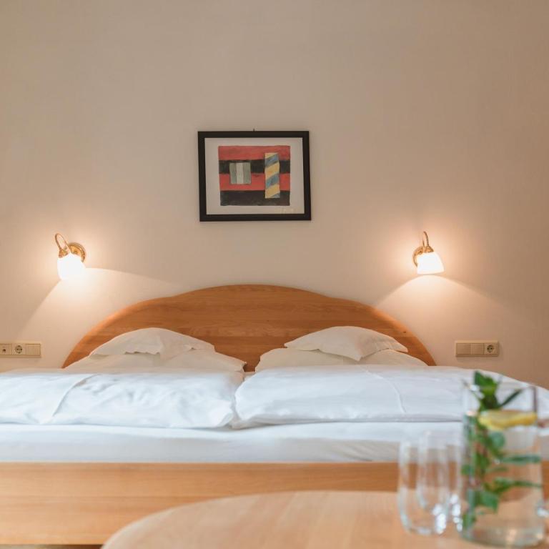 Guesthouse St Nikolaus - Doppelzimmer mit Balkon - 3